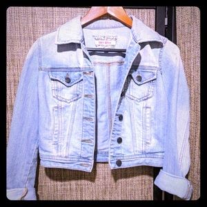 MEGA DEAL. GIRLFRIEND PIRGED CLOSET SELLING ASAP!